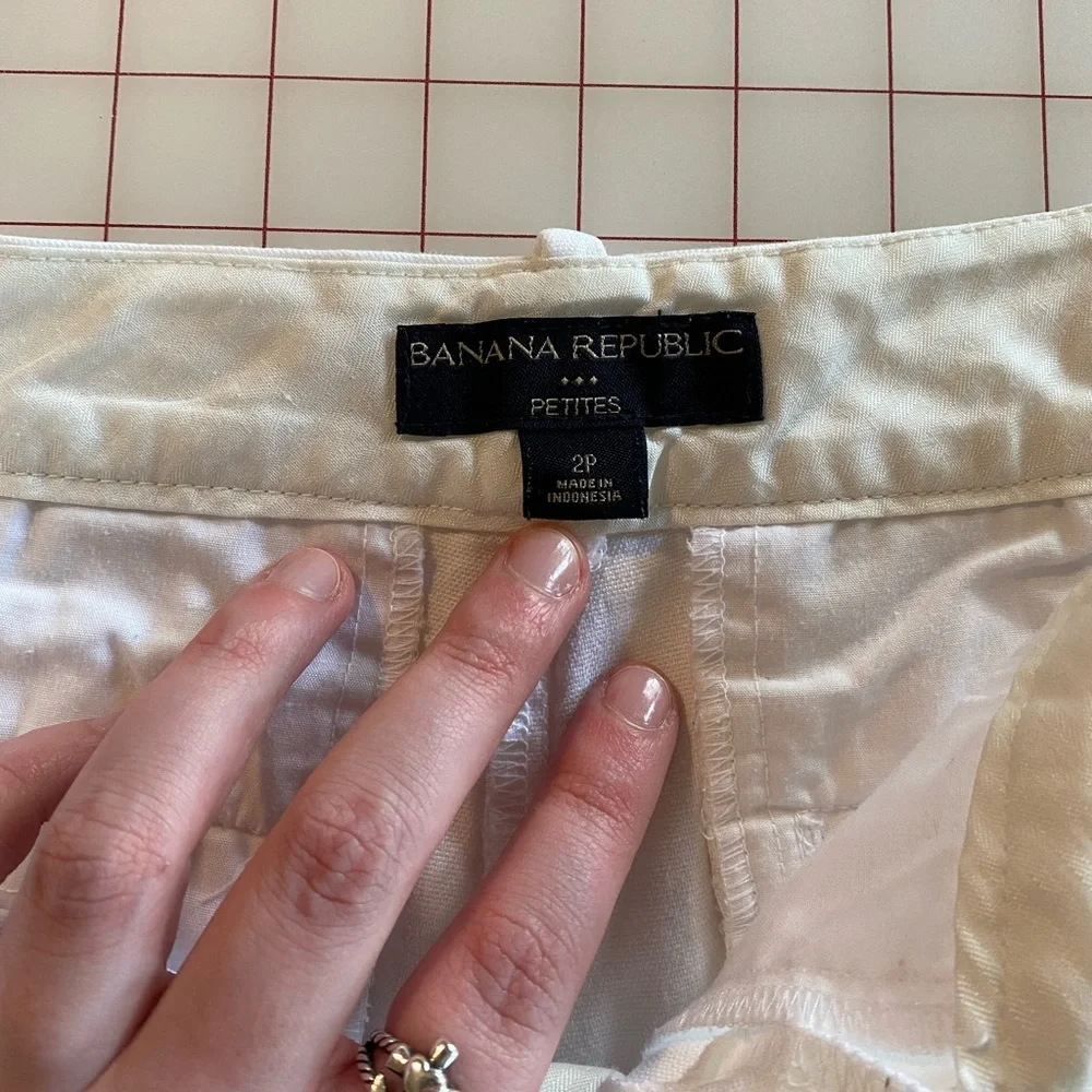 Banana Republic size 2 petite 2P white bermuda business casual summer shorts